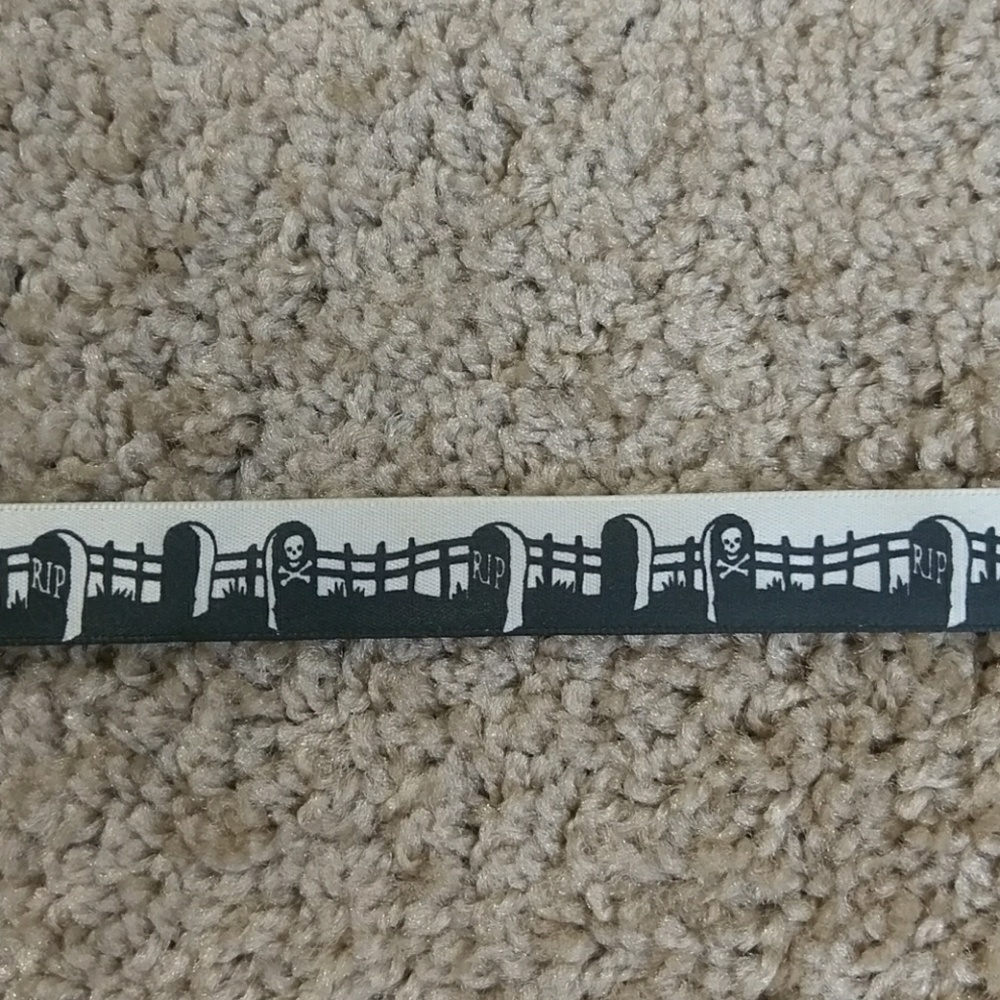 Gothic graveyard choker